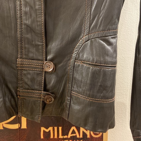 DANIER || Brown Leather Jacket - Picture 4 of 10